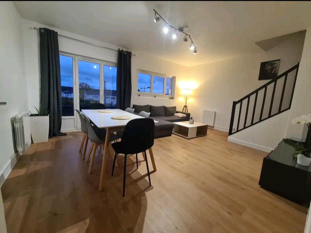 Apartment Duplex Familial Proche Gare Et Hyper Centre Villepreux